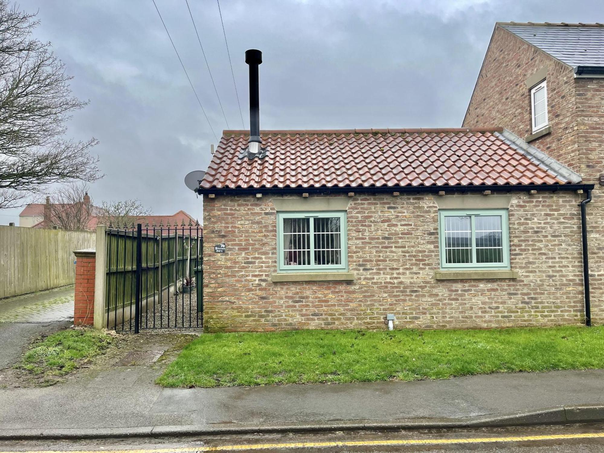Cosy Village Location - One Bedroom Barn Barmston Exterior photo